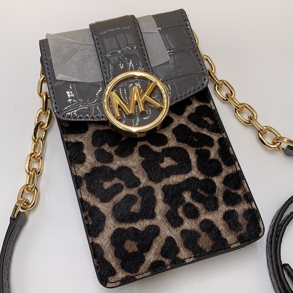 Brand New with Tag
Michael Kors Carmen Small NS Phone XBODY HairCalf Grey Multi - Picture 7 of 16